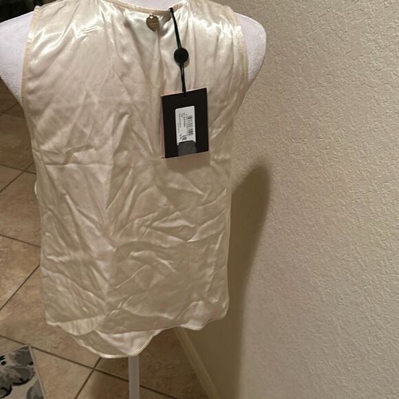 Twinset Women's S Sleeveless Satin Keyhole Blouse Ivory Cream Quiet Luxury New - Picture 5 of 11